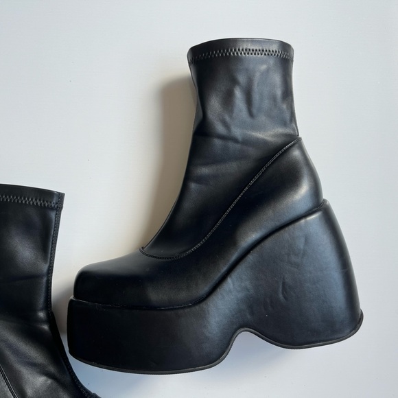 WET KISS Black Platform Statement chunky Boots faux leather - Picture 3 of 16